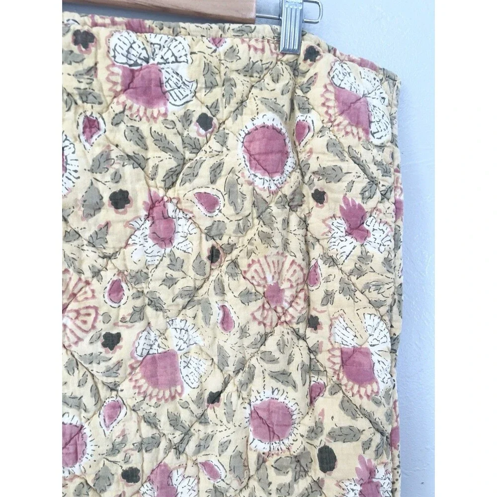 2 Pottery Barn Standard Pillow Shams Yellow White Flower Cotton Cottage Vintage
